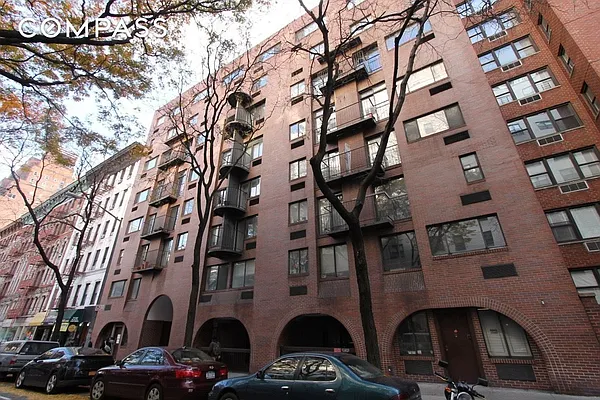 Rented by Compass | media 9