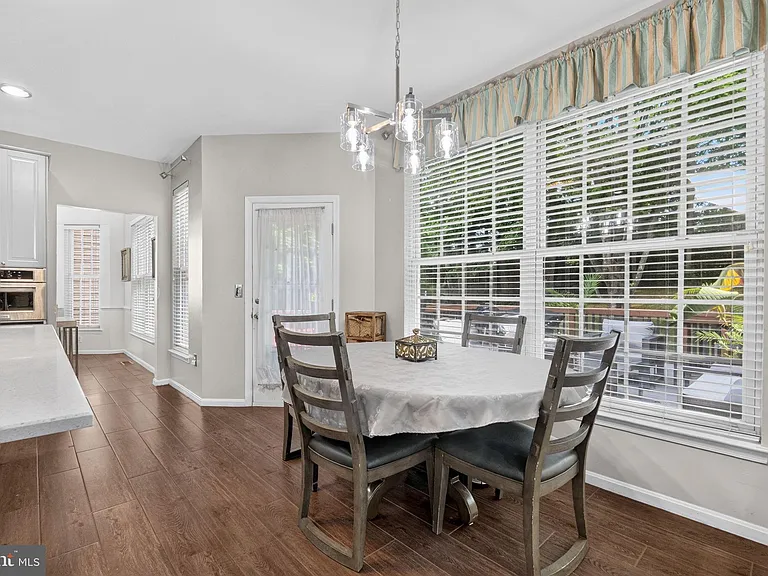 13016 Pilgrims Inn Dr — Photo 20