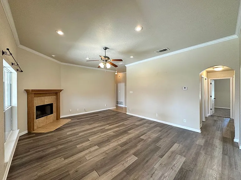 2601 Lavender Ln — Photo 4
