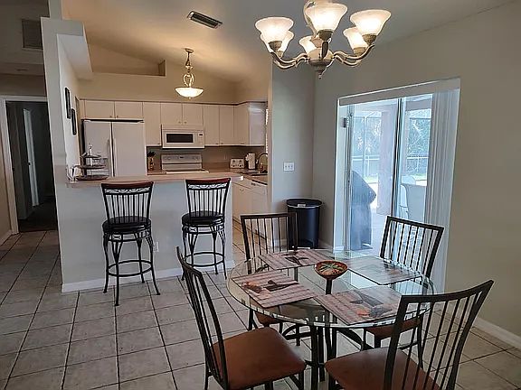 5th image of 5126 SW 19th Pl