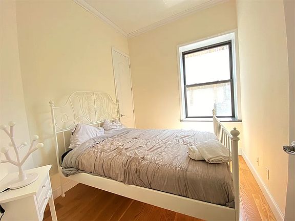 4th image of 1875 Lexington Ave Front 1A