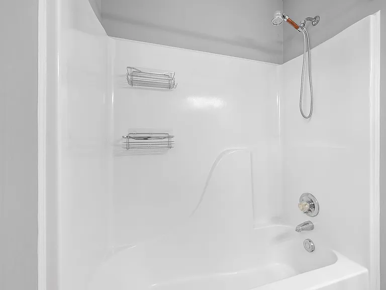 830 Iris Ln — Photo 22