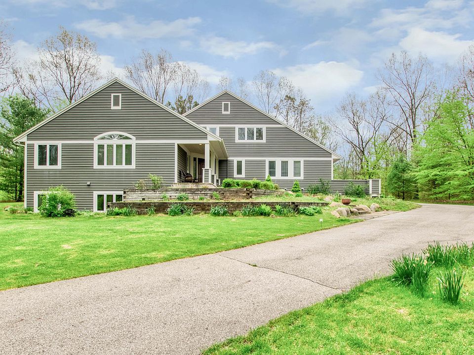 1st image of 6530 Bridlewood Ct NE