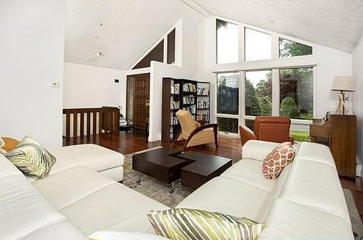 5th image of 6 Shady Nook Ln