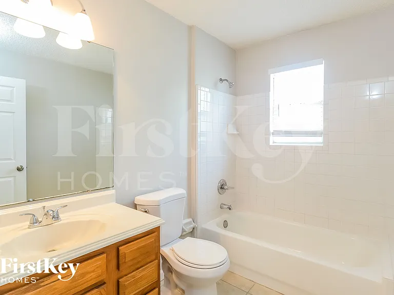 3021 Caroline Crest Dr E — Photo 17