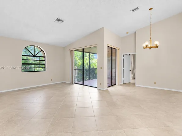 10690 NW 14th St APT 128, Fort Lauderdale, FL 33322