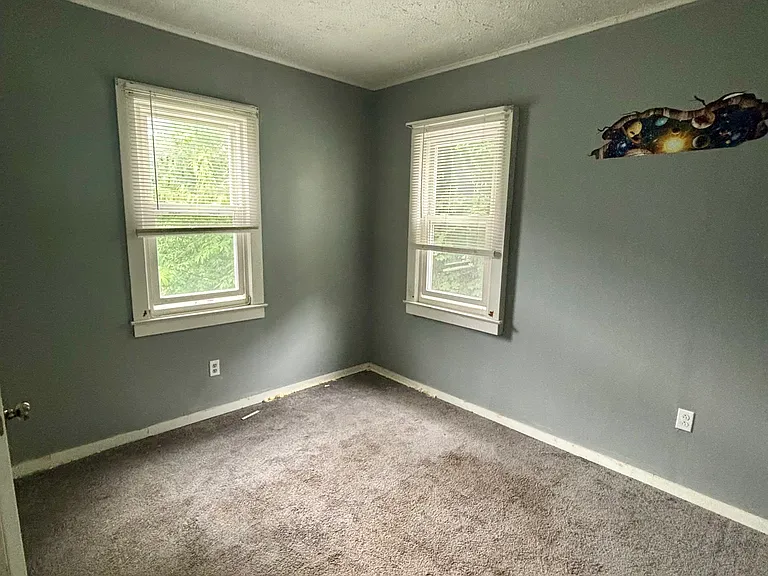 145-147 W Parker St — Photo 7