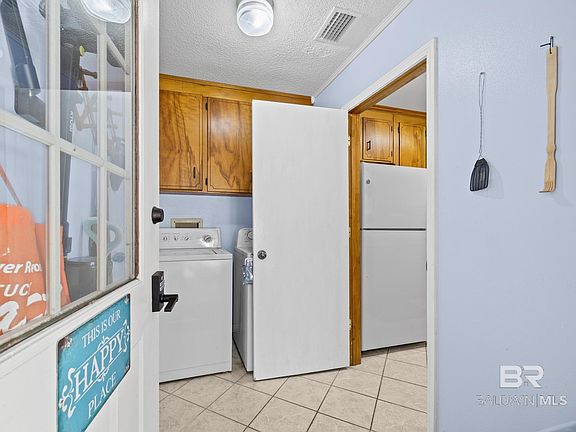 3rd image of 1437 Rio Cir