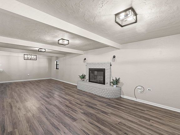 3rd image of 142 Golf Rd