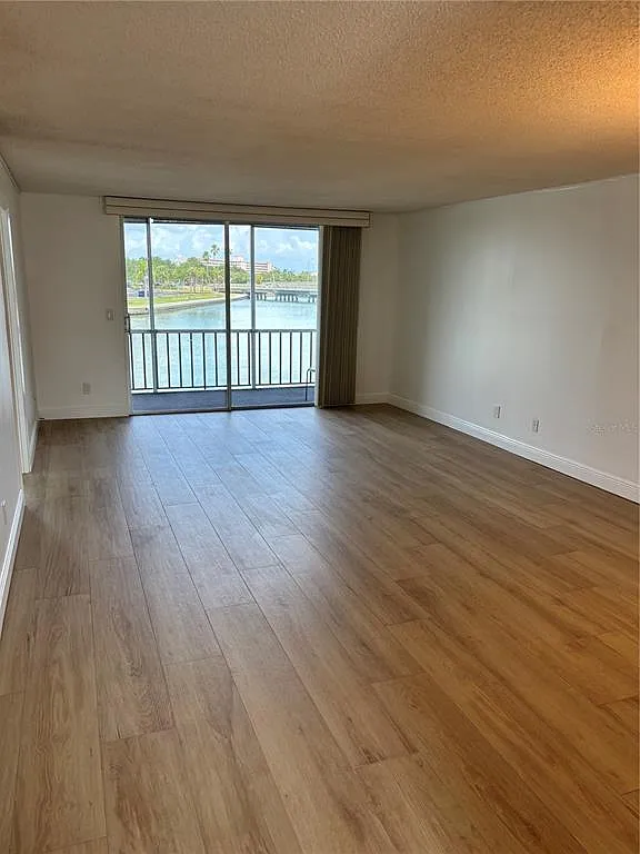 2 bed, 2.0 bath, 1110 sqft, $2,600 — Photo 4