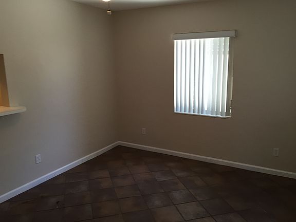 5th image of 3001 SW 12th Ave