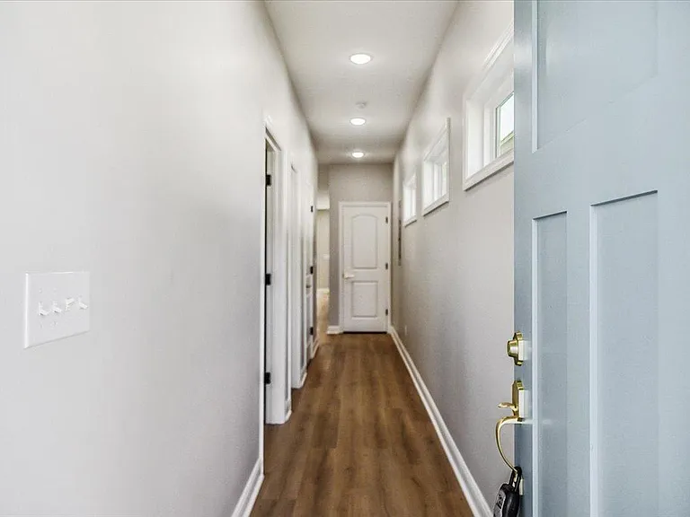 636 N Limestone — Photo 21