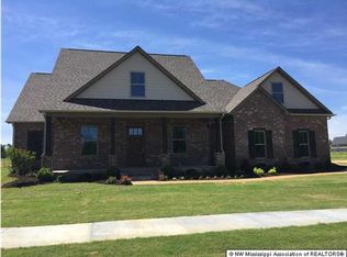 2293 Beauvoir Dr, Hernando, MS 38632