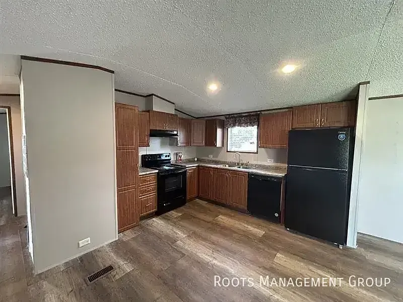 3 Bed 2 Bath Home Available for Lease at Riviera Courts - Apply Now! — Photo 3