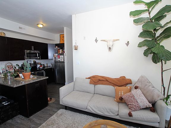 3rd image of 2843 W Girard Ave #2