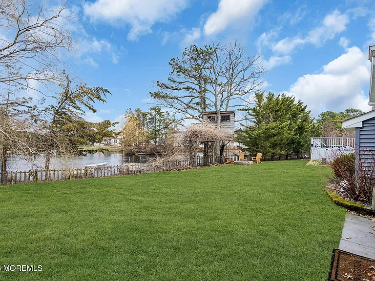 375 Kildare Dr — Photo 25