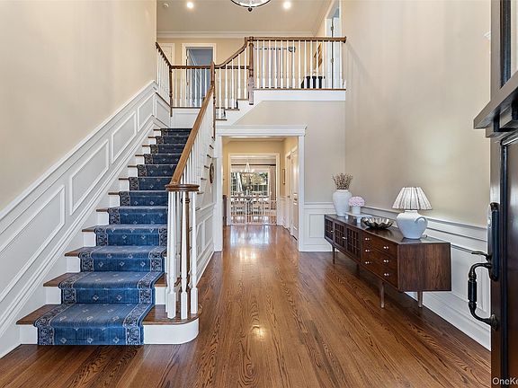 3rd image of 33 Wynmor Road