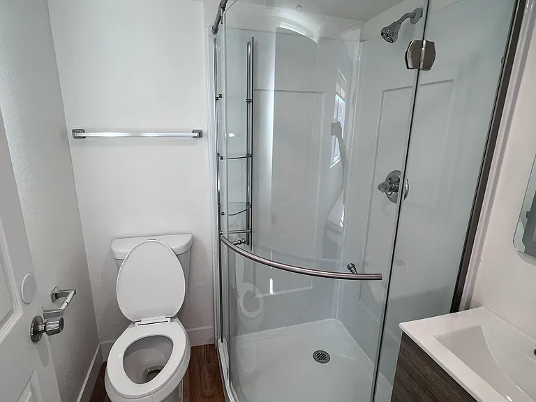 1224 W 37th Pl — Photo 69