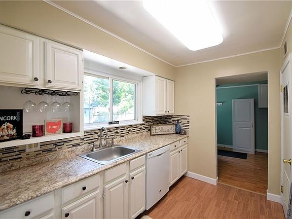 2nd image of 7350 Parma Park Blvd