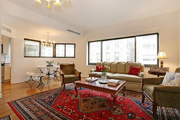 Sold by Corcoran | media 24