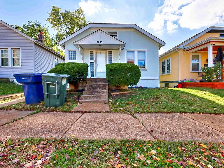 3810 Neosho St — Photo 1