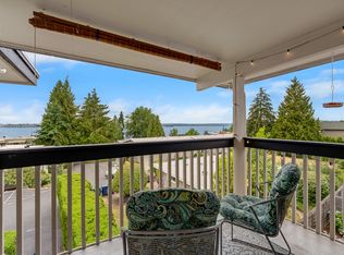 6627 Lakeview Dr APT 304, Kirkland, WA 98033