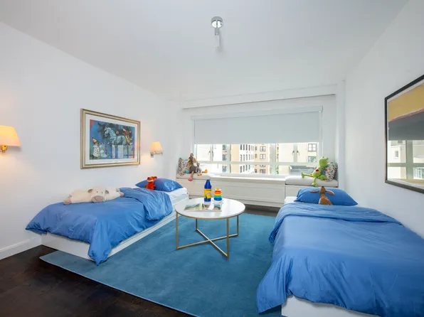 799 Park Avenue image 12 of 13