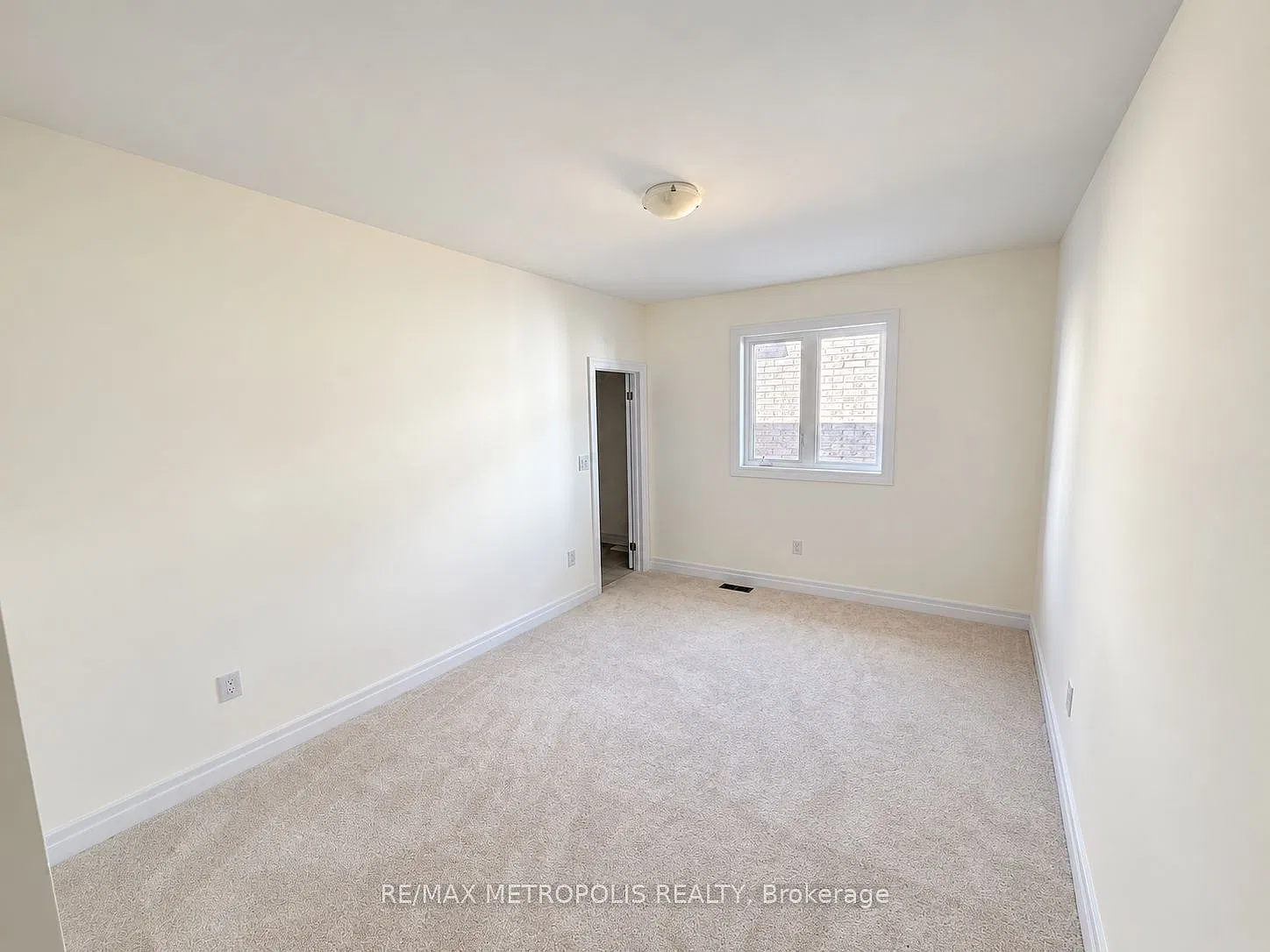 5 bed, $3,950 — Photo 1
