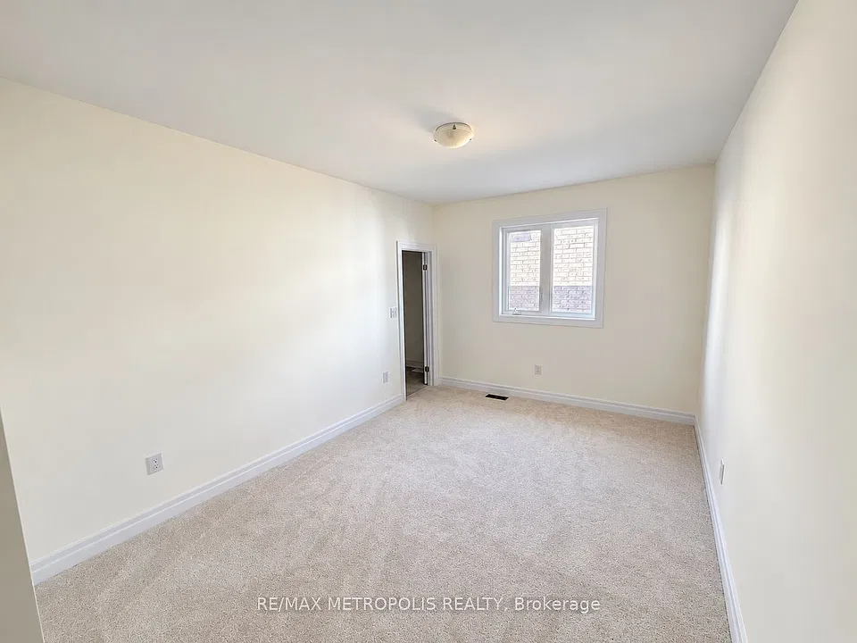 2224 Beckman Cres