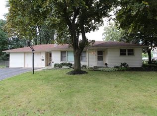 37 Evergreen St, Lake Zurich, IL 60047