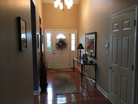 Front foyer/entry
