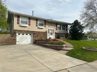 1675 Kingsdale Rd, Hoffman Estates, IL 60169