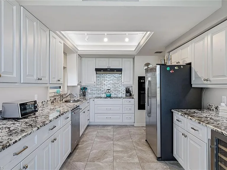 4031 Gulf Shore Blvd N #3B — Photo 8