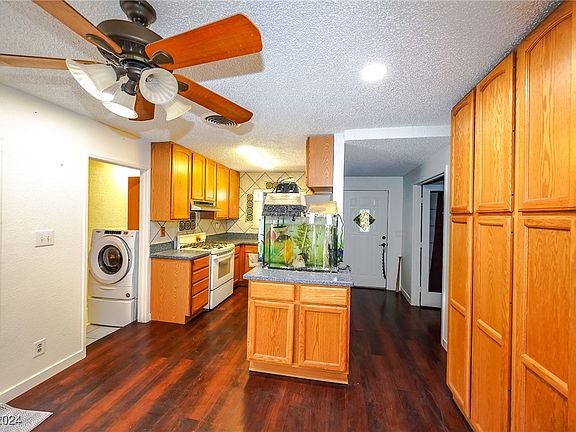 4th image of 730 N Christy Ln