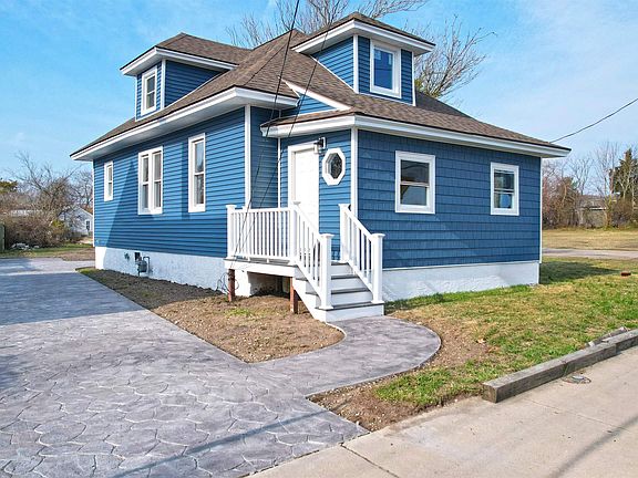 2nd image of 439 W Delilah Rd