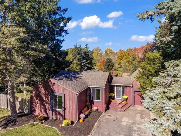 1469 Lake Rd, Youngstown, NY 14174