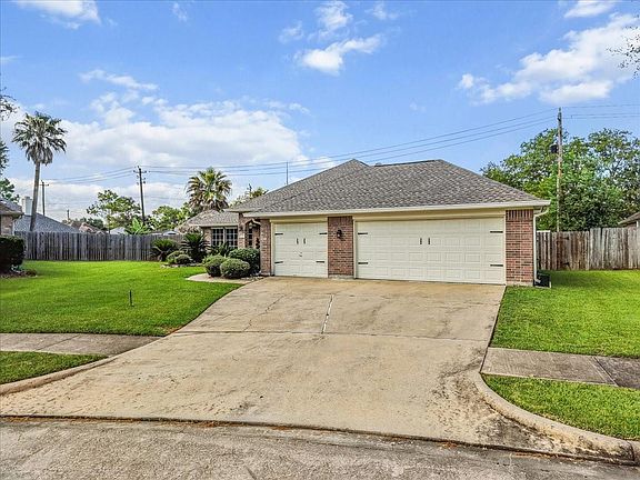 5th image of 1207 Shadowbend St