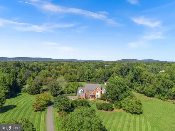 17508 Pinehurst Ct, Purcellville, VA 20132
