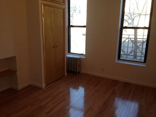 Rented by Warren T Real Estate Corp. | media 21
