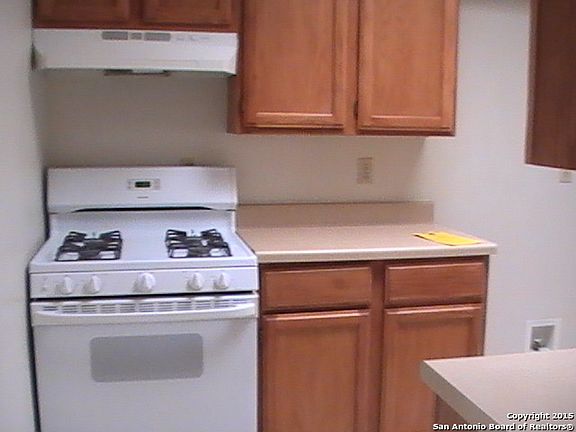 3rd image of 221 Hillview Dr