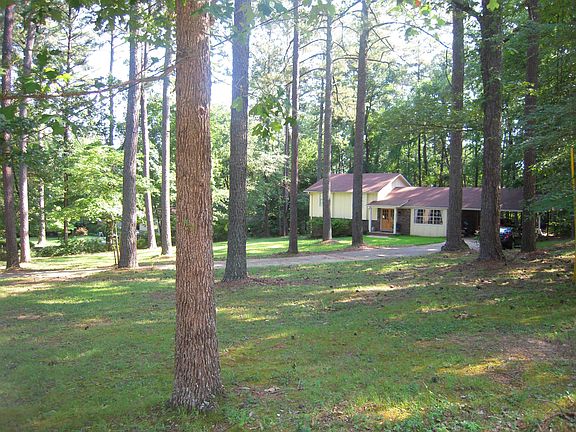 Huge front yard!