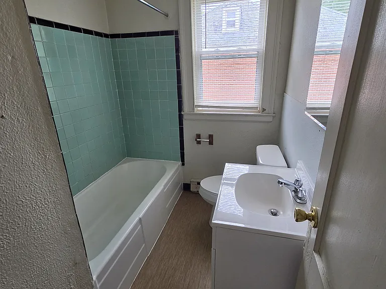 1676 S Sycamore St #2 — Photo 10