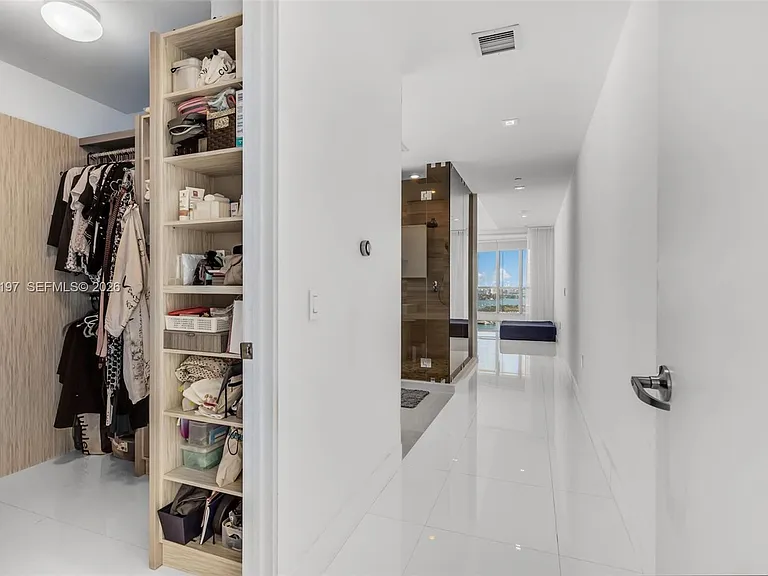 1100 Biscayne Blvd #2907 — Photo 17