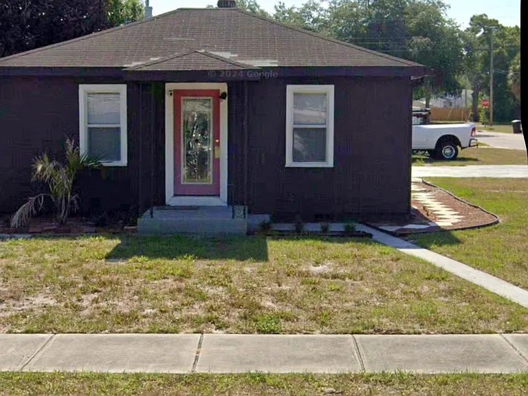 4701 23rd St N — Photo 1