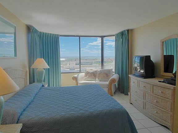 5th image of 408 Padre Blvd #9144