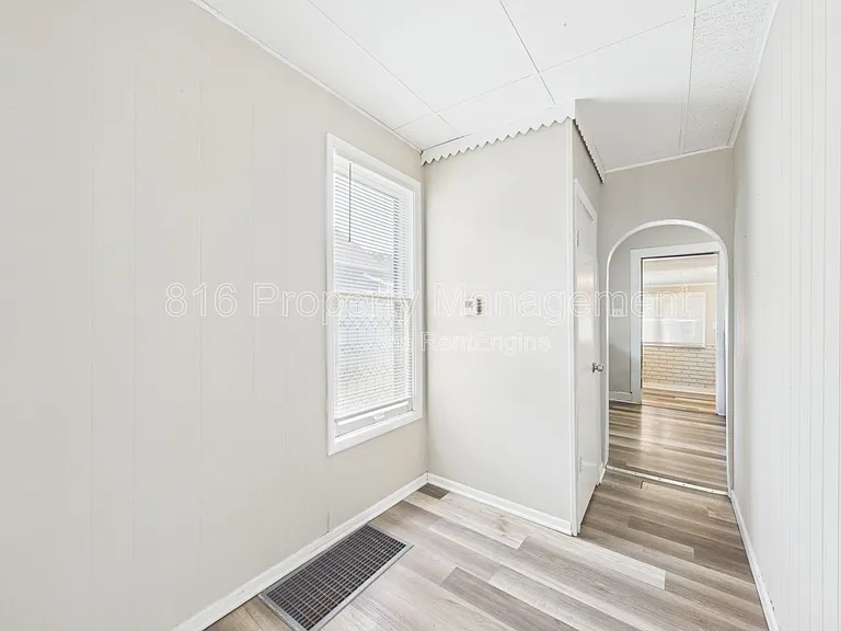 1222 S 40th St — Photo 5