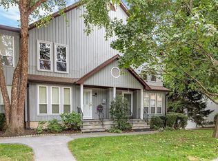 13 Hemlock Cir, Peekskill, NY 10566