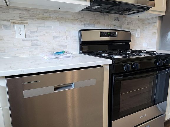 5th image of 2034 Congo St #2034
