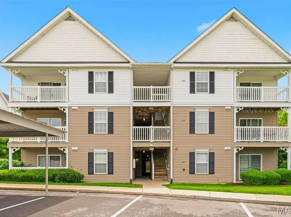 1202 Spring Creek Ln, O'Fallon, MO 63368