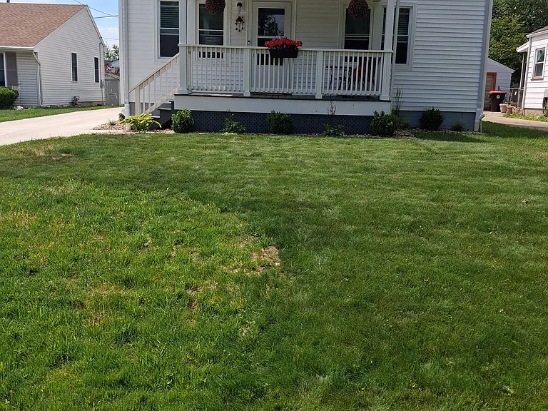 2046 W Hudson St — Photo 2